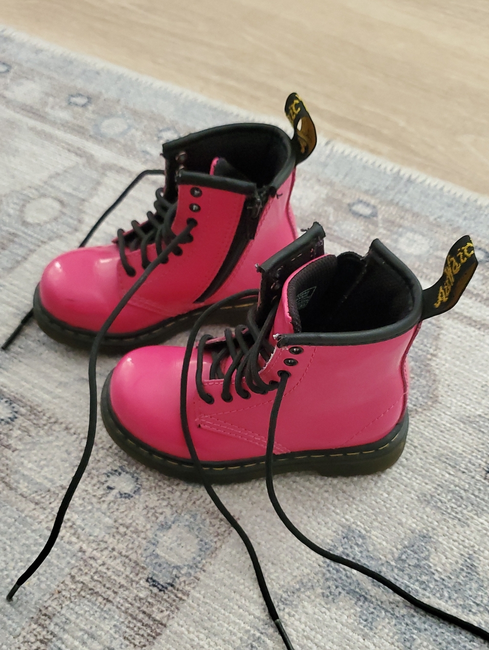 Dr. Martens Little Girls Brooklee Bright Magenta Pink Lace Zip Up Boots Sz7